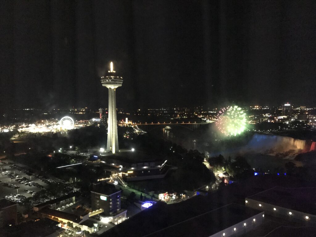 Hilton Niagara Fallsからの夜景