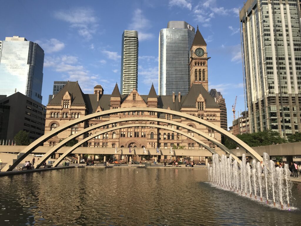 Toronto City Hall広場2