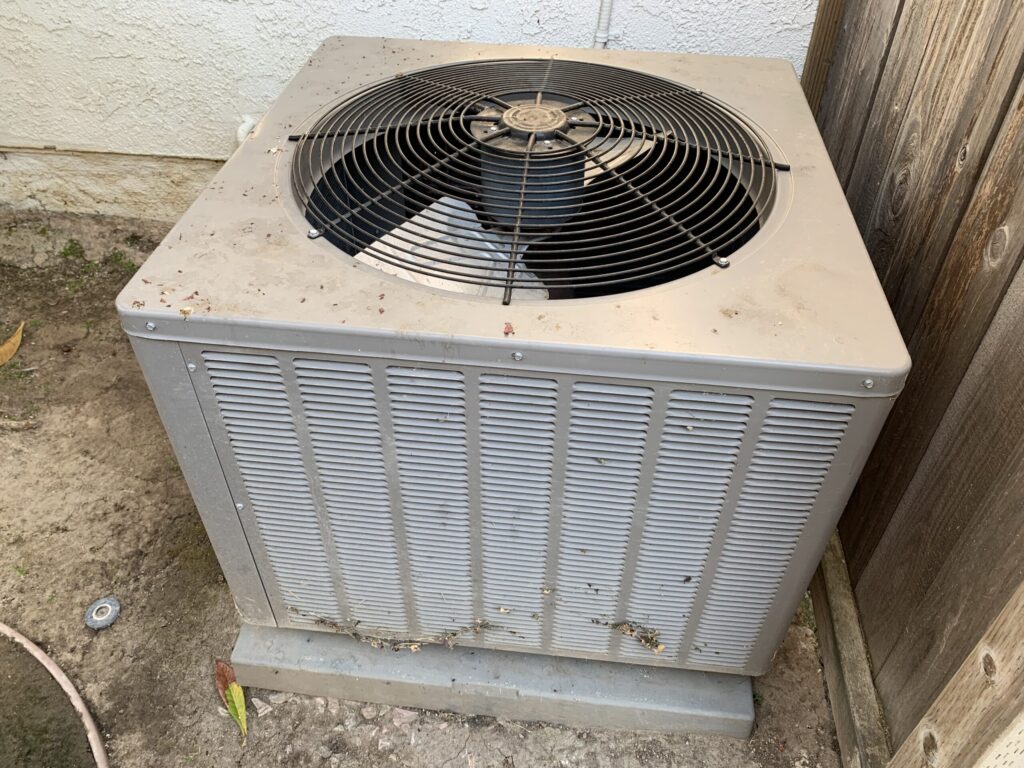 終了しました】エアコンと室外機