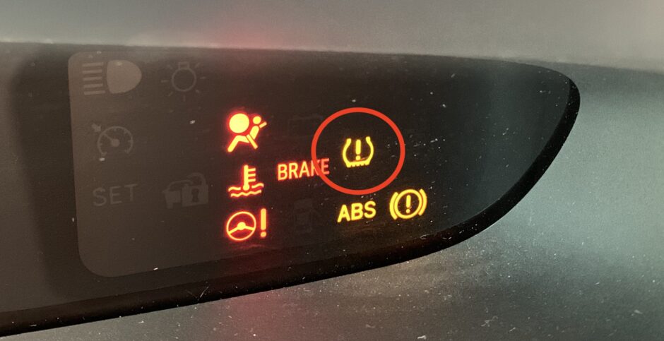 タイヤ空気圧警告灯2